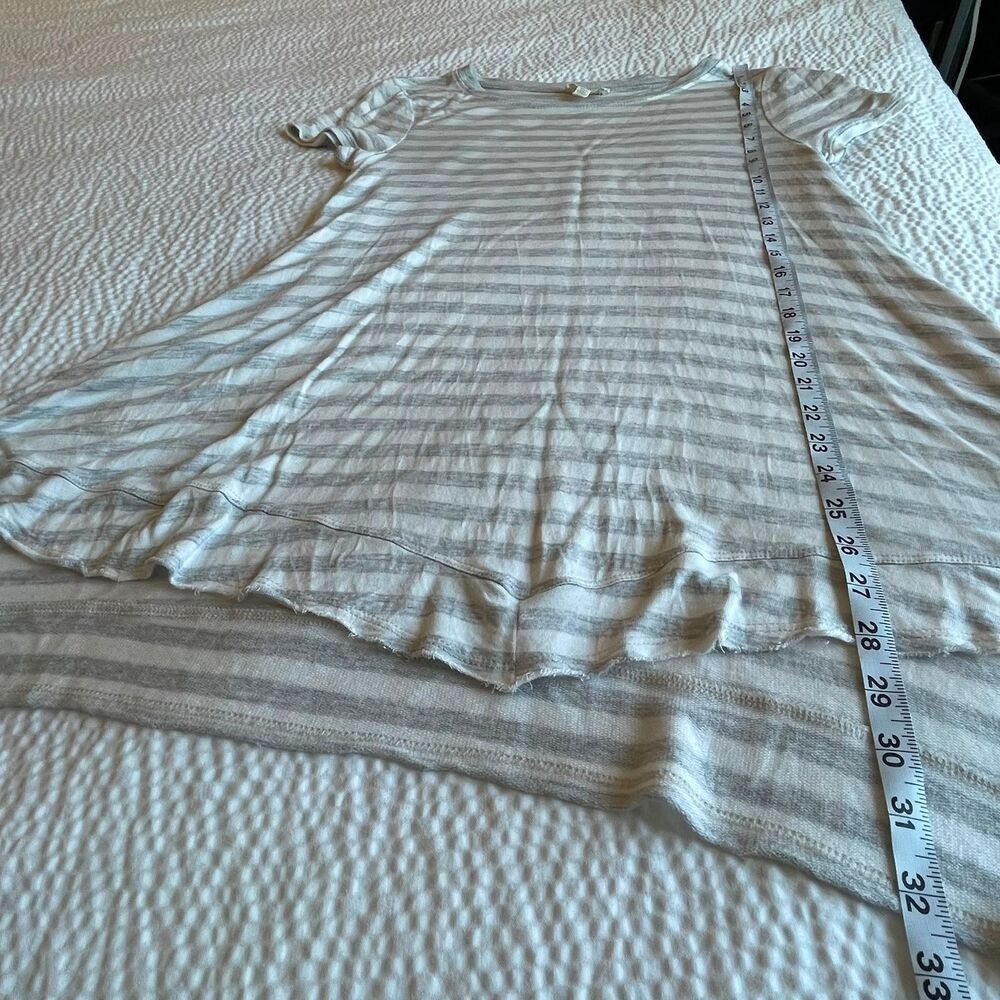 Greige Womens Medium M Striped Handkerchief Hem Tunic Swing Top Grey White - Picture 8 of 8